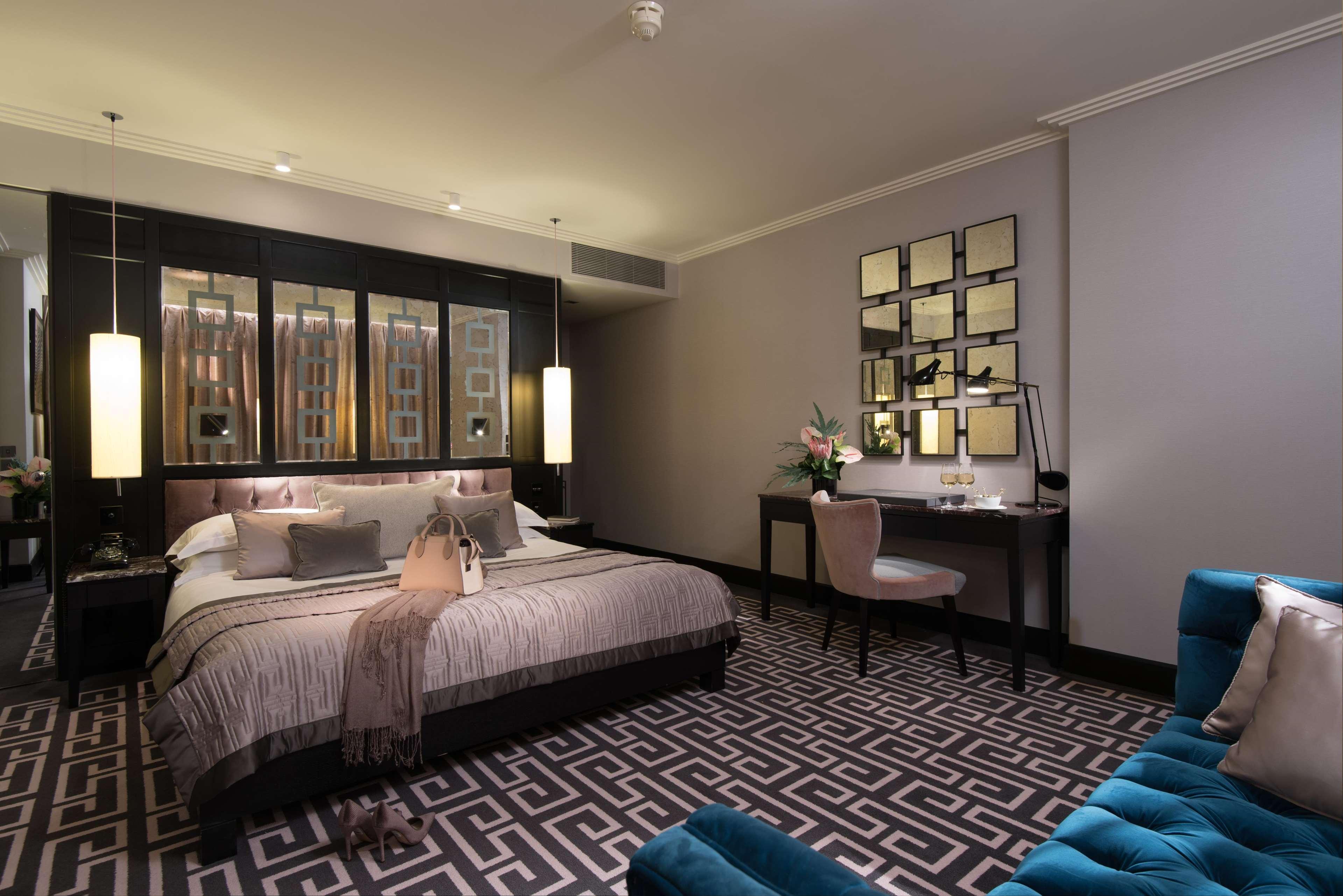 The Fitzwilliam Hotel Belfast Kültér fotó A suite at the hotel