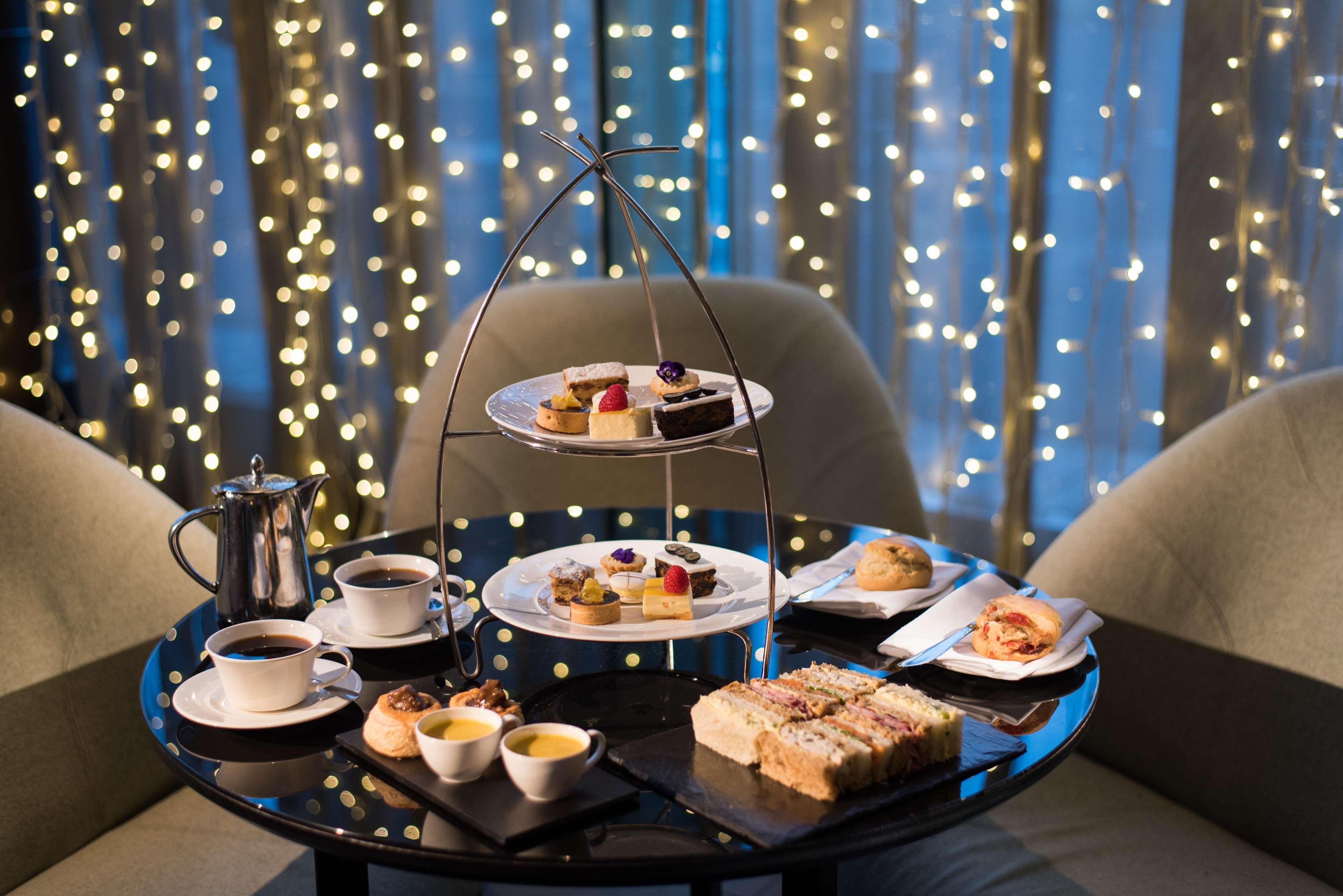 The Fitzwilliam Hotel Belfast Kültér fotó Afternoon tea at the Mandarin Oriental, London